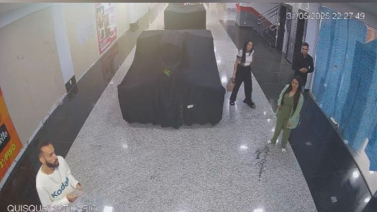 Câmeras de seguranças registraram ação dos criminosos (Foto: Reprodução)