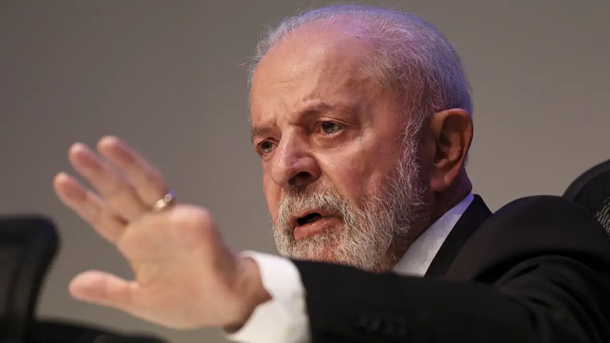 Líder da oposição diz que Congresso está em 'guerra' contra Lula