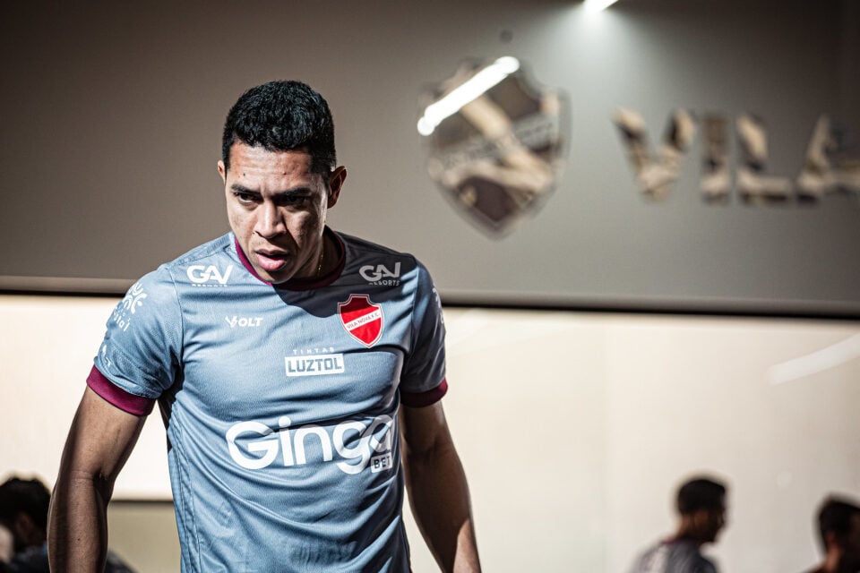 Igor Henrique deverá retornar ao time titular do Vila Nova. Foto: Roberto Corrêa – Vila Nova