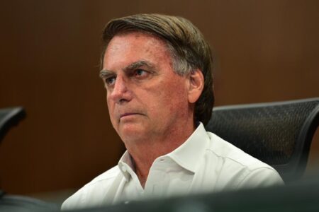 PF apreende 14 mil dólares em dinheiro na casa de Bolsonaro Ex-presidente é alvo de mandado de busca e apreensão de Alexandre de Moraes STF
