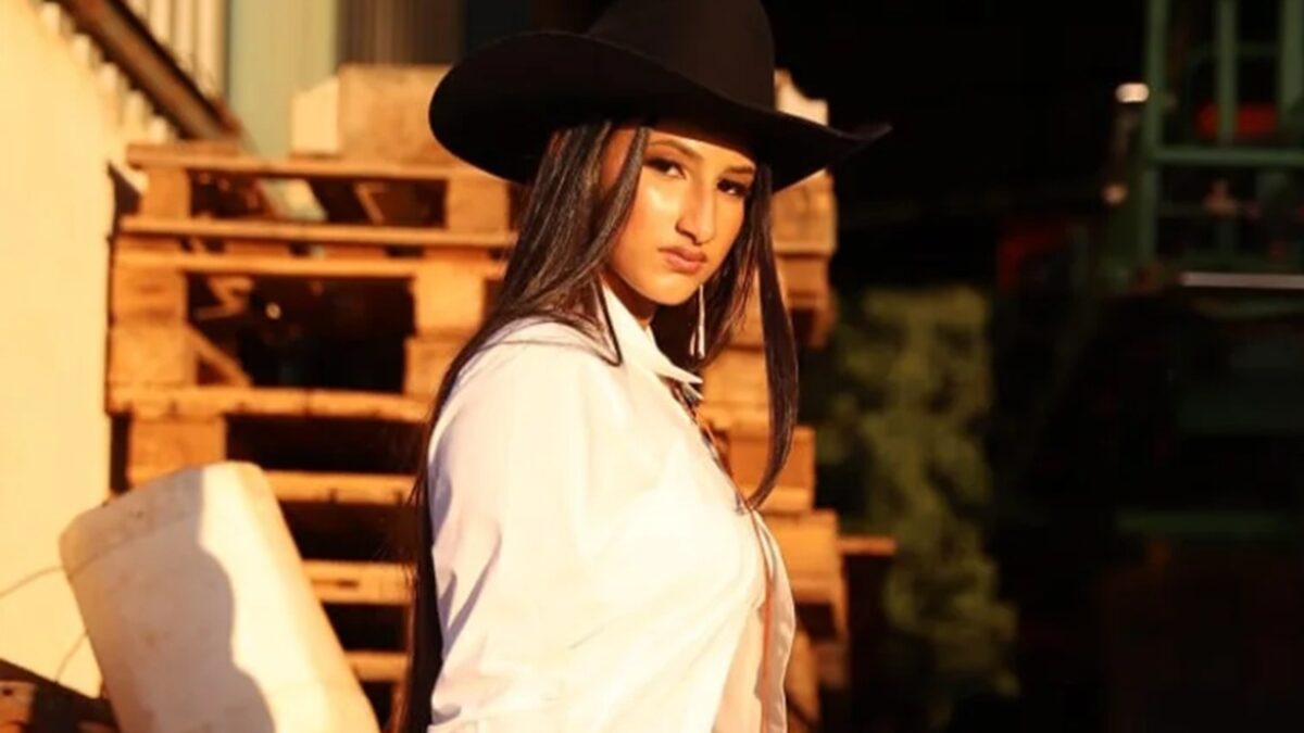 Conheça a jovem de 16 anos eleita rainha da festa de rodeio de Iporá; vídeo Geovanna Ferreira, elegância e simpatia fizeram ganhar o concurso