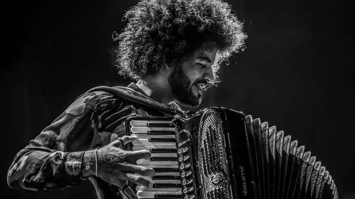 Luau da Liberdade recebe sanfoneiro Mestrinho em apresentação gratuita