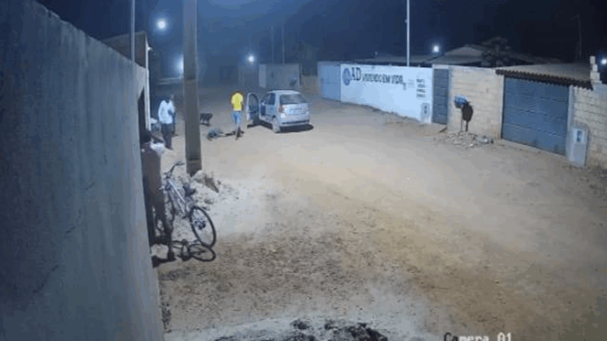 Câmeras de segurança registraram o crime (Foto: Reprodução)