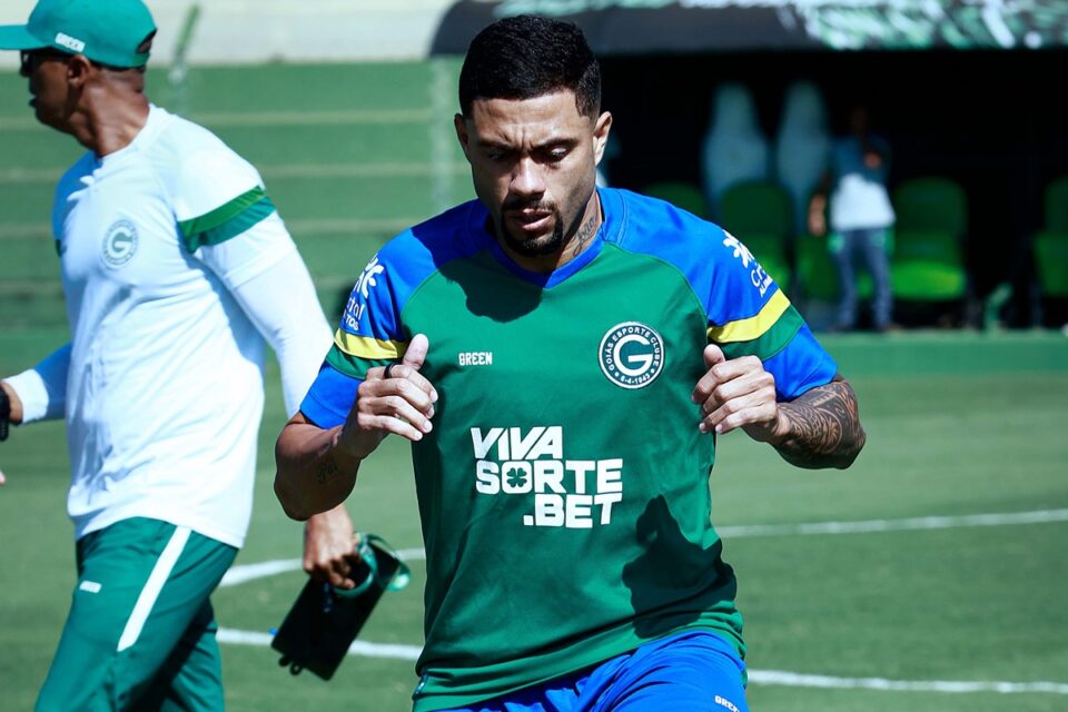 Wellington Rato em treino do Goiás