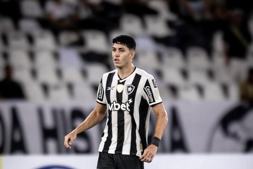 Botafogo vende Jair ao Nottingham Forest