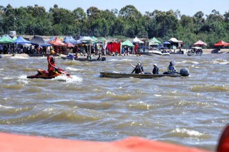 Foram instalados postos permanentes dos Bombeiros no Rio Araguaia (Foto: Divulgação)