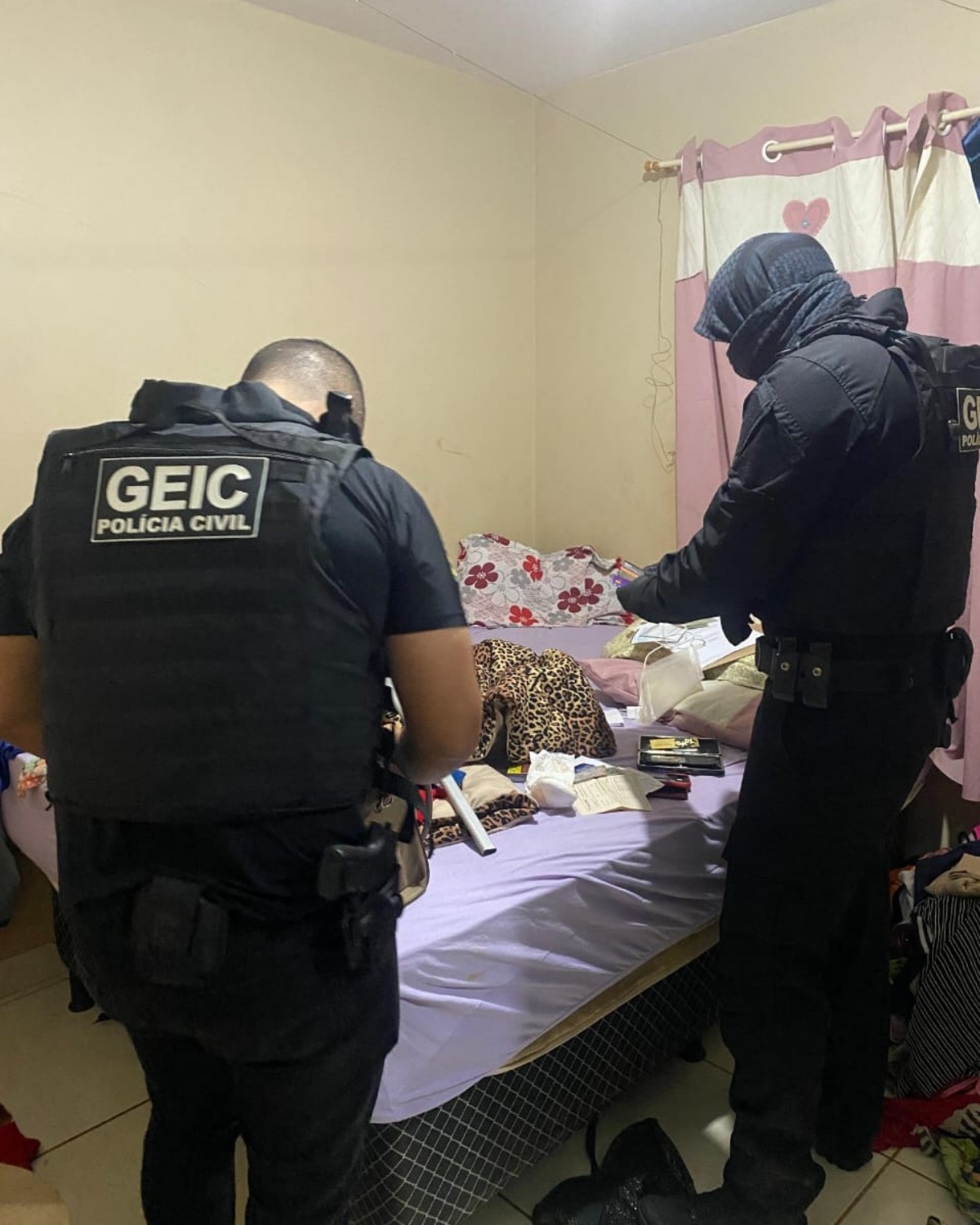 Imagens no local da busca