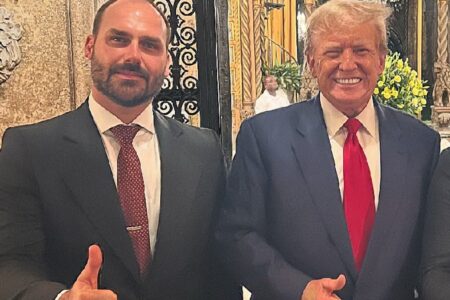 Eduardo Bolsonaro muda o tom e diz que não trabalhou por tarifaço anunciado por Trump Deputado sempre trabalhou por sanções individuais