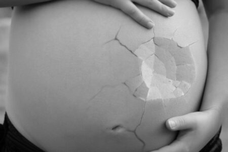 Aborto: mais de 200 mulheres presas no Brasil (Foto: Pixabay)