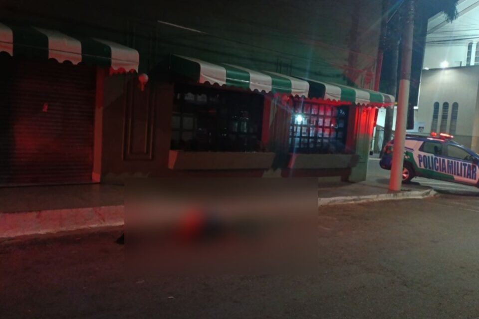 Briga entre homens em situação de rua termina em assassinato em Campinas Vítima foi atacada com pauladas e apresentava hematomas na cabeça