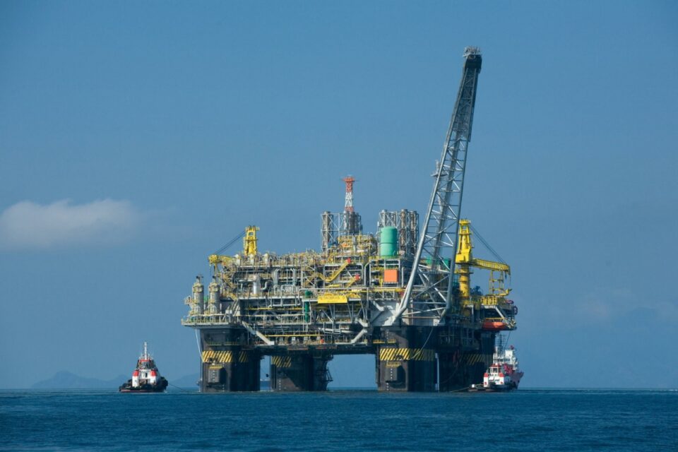 Imagem de uma plataforma da Petrobrás