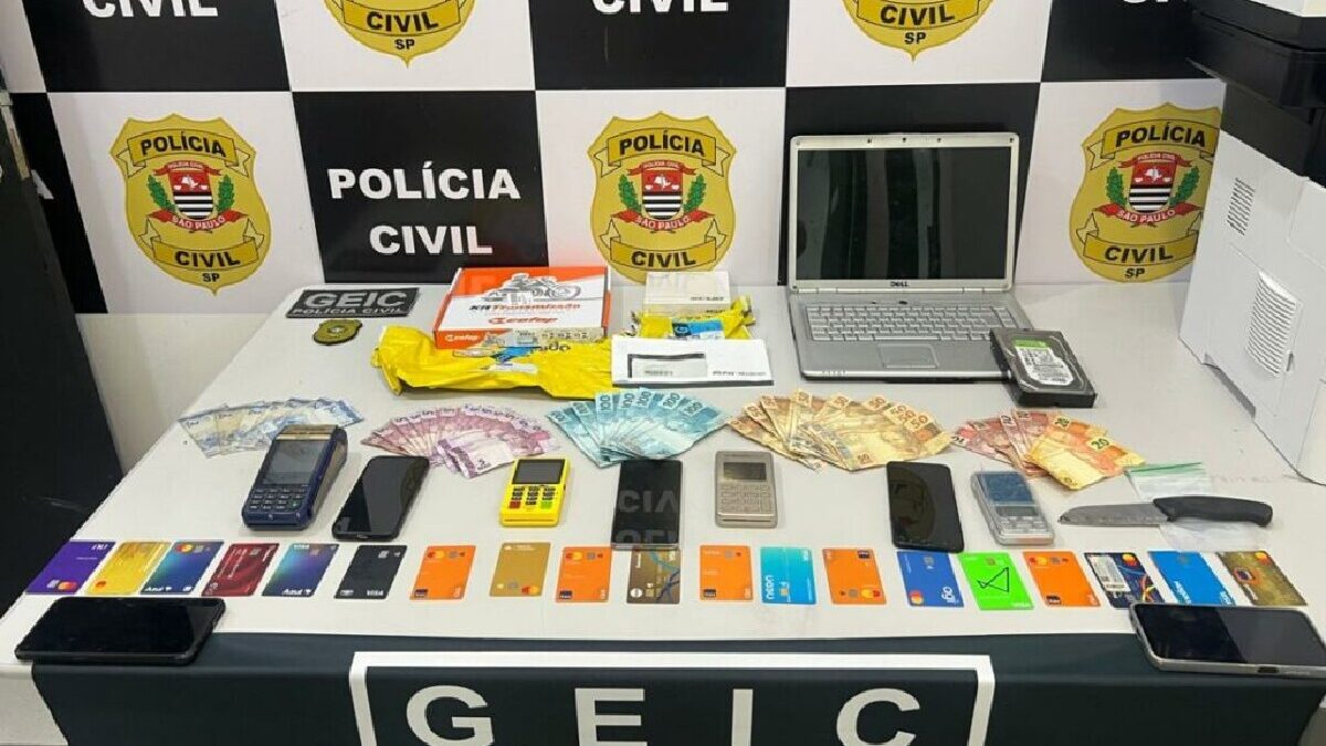 Polícia cumpre 16 mandados contra organização especialista em golpe da central bancária; vítima perdeu R$ 100 mil em Aparecida de Goiânia