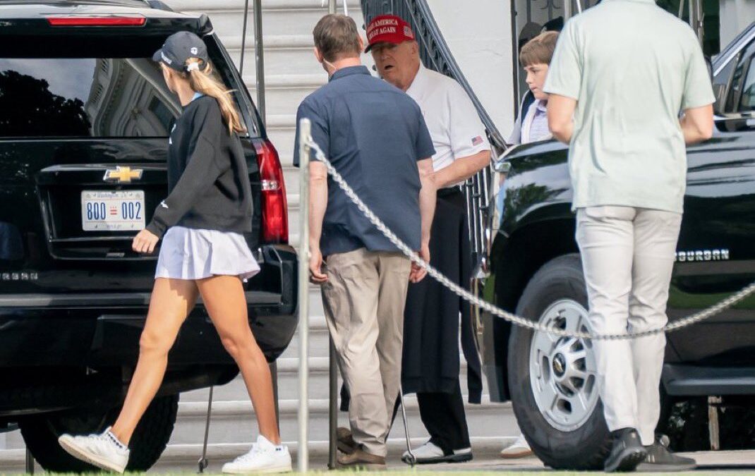 Trump é visto em campo de golfe nos EUA, encerrando rumores sobre sua morte (Foto: Insider Paper/X/Reprodução)