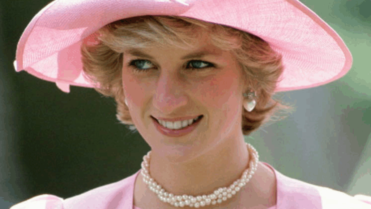 Cápsula do tempo enterrada pela princesa Diana há 34 anos é aberta; saiba o que tem dentro Itens representam espírito cultural da década