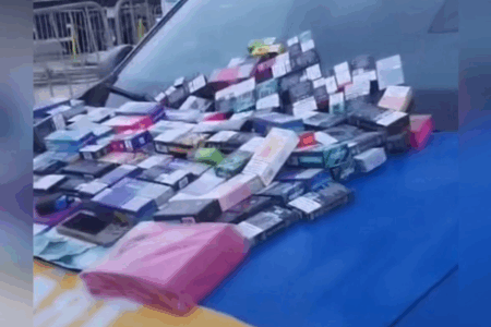 Cigarros eletrônicos apreendidos (Foto: Reprodução)