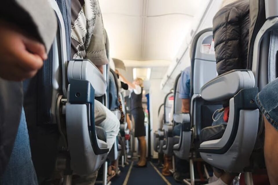 Companhias aéreas são processadas nos EUA por venderem assento na janela sem janela As ações pedem reembolso das taxas extras a passageiros