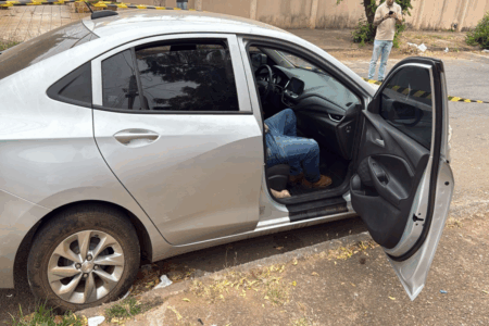 Homem foi encontrado morto dentro do próprio carro (Foto: Reprodução)