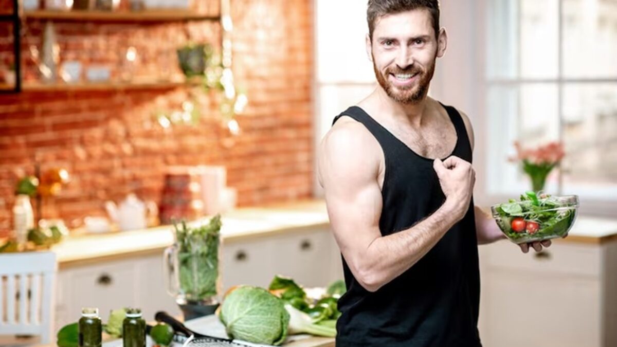 Ganho muscular com dieta vegana é igual ao da onívora? Saiba tudo Pesquisa mostra se a origem da proteína altera a força e a massa muscular