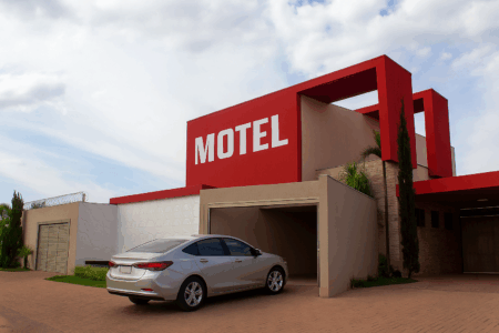 Polícia prende quadrilha que chantageava clientes de motéis e cobrava para não expor traições Grupo exigia Pix R$ 15 mil para não divulgar