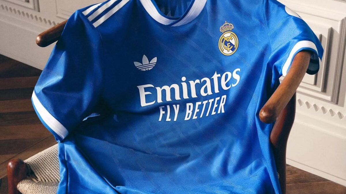 Real Madrid lança terceiro uniforme com tom azul