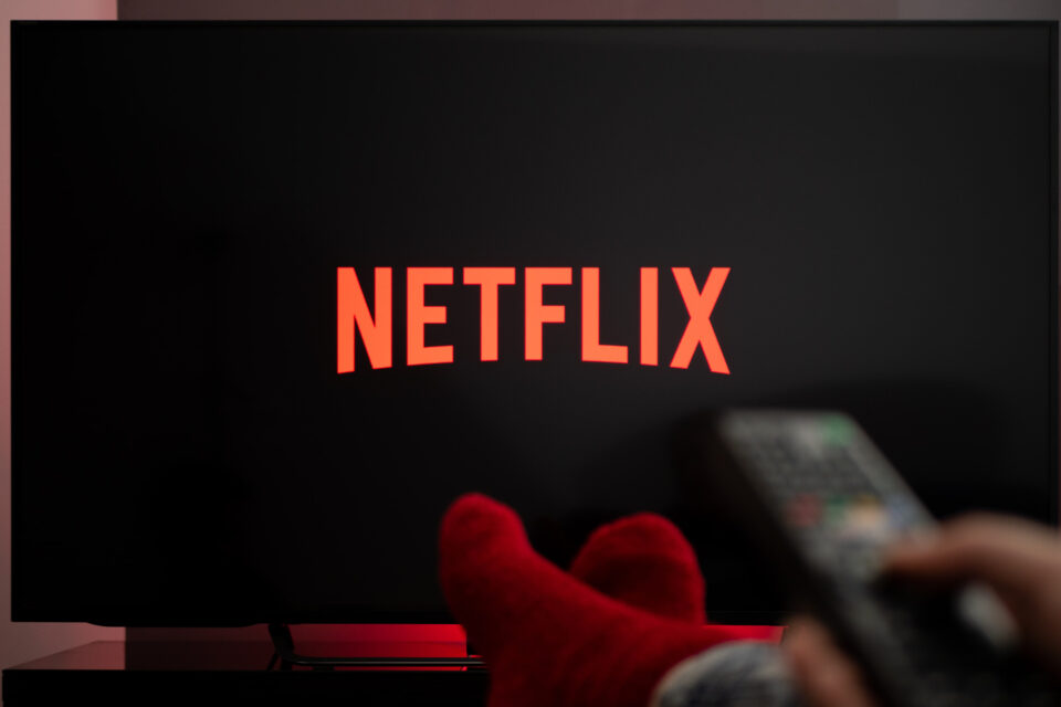 Netflix é processada em R$ 10 milhões por acabar com compartilhamento de senhas Ação foi protocolada no ano passado após multas