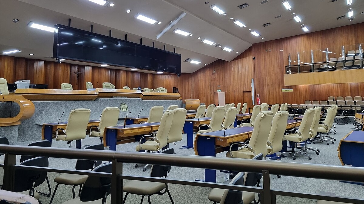 Juiz dá 72 horas para Câmara de Goiânia explicar fundamentos de CEI da Limpa Gyn