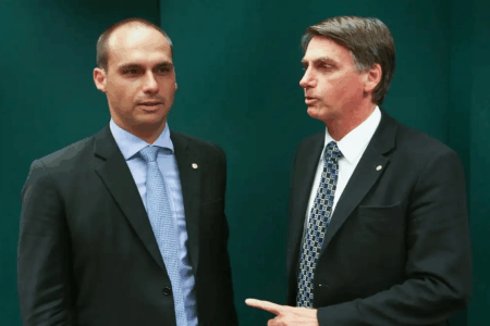 Jair e Eduardo Bolsonaro foram indiciados por obstrução de julgamento. Foto: Agência Brasil