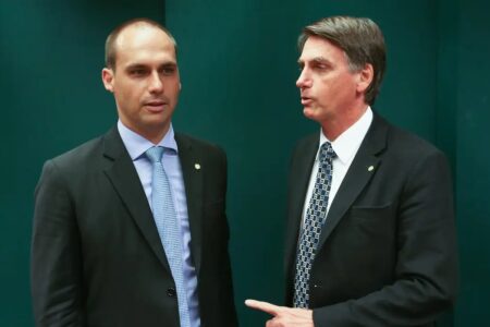 Eduardo Bolsonaro disse que prisão domiciliar é impunidade Filho do ex-presidente afirmou que 'amigos do rei' vão para suas mansões