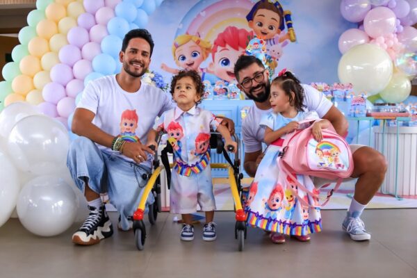 Ser pai, ser coragem: jornalista conta sua jornada de paternidade como homem LGBT+ como é criar os filhos e enfrentar desafios