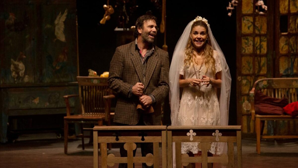 Clássico da televisão, 'O Cravo e a Rosa' ganha versão teatral e chega a Goiânia neste fim de semana