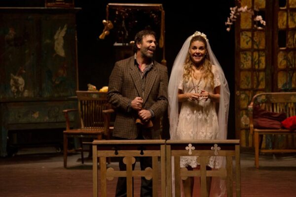 Clássico da televisão, 'O Cravo e a Rosa' ganha versão teatral e chega a Goiânia neste fim de semana