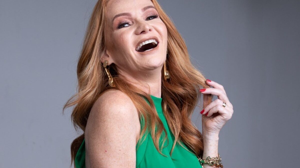 Cátia Damasceno apresenta espetáculo 'O Que Pode Dar Errado na Cama?' em Goiânia