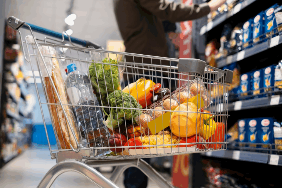 Supermercados em Goiás podem fechar aos domingos