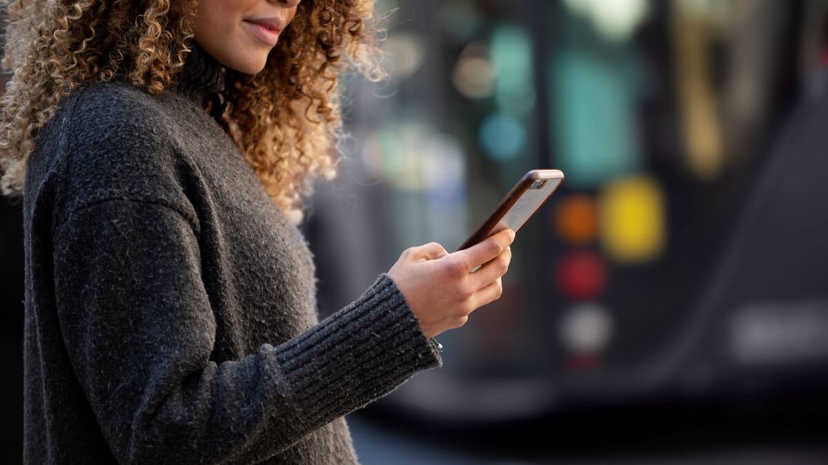 Pessoas que não possuíam o aplicativo do órgão foram vítimas do golpe (Foto: Freepik)