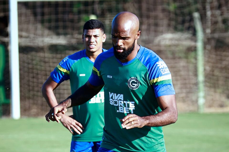 Messias em treino pelo Goiás