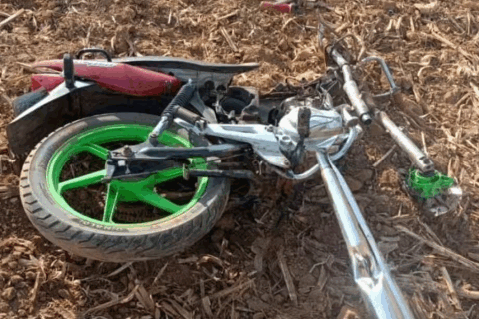 Moto se parte ao meio e duas pessoas morrem em acidente na GO-220 em Caiapônia