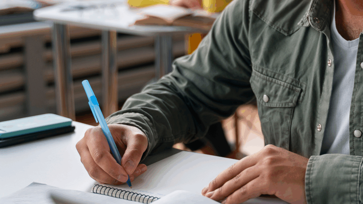 Prefeitura de Goiás lança edital de concurso com salários de até R$ 5,3 mil (Foto: freepik)