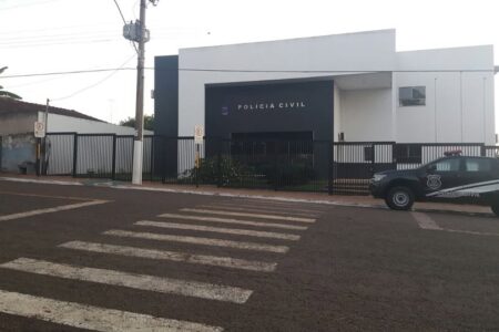 Homem é preso em flagrante por agredir e ameaçar de morte mulher em Jataí enforcou, deu socos, chutes e ainda a ameaçou com uma faca