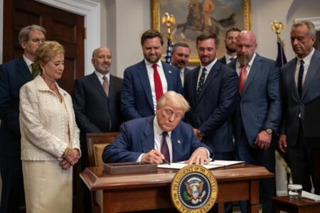 'Provavelmente não', diz Trump sobre reeleição à Casa Branca