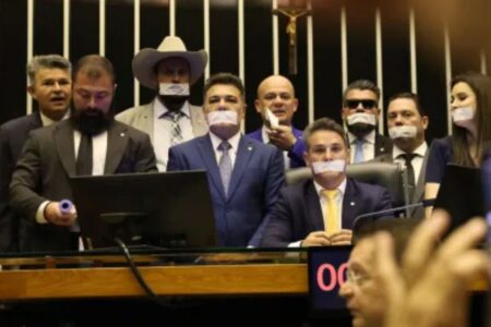 Quem são os deputados acusados de quebra de decoro por motim na Câmara (Foto: Agência Brasil)