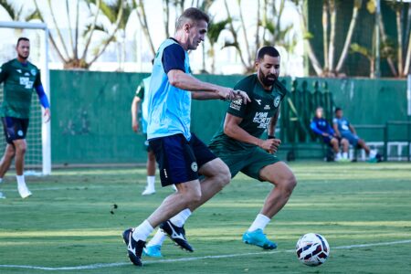 Vagner Mancini e Aloísio durante treino do Goiás