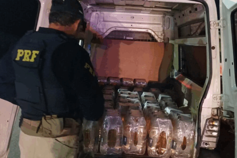 PRF realiza duas apreensões de mercadorias irregulares em menos de duas horas em Catalão