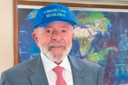 Lula finaliza plano aos setores afetados por tarifaço de Trump Líderes tem reunião marcada para a tarde desta segunda-feira