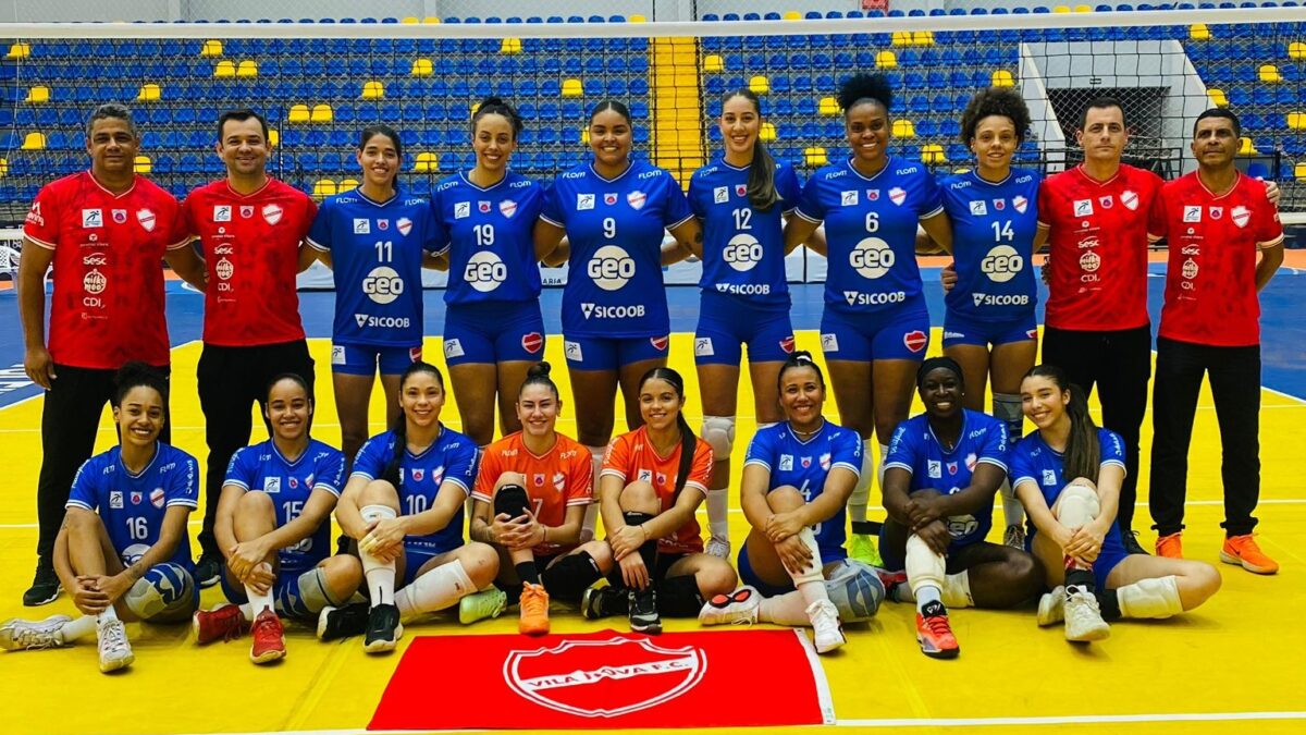 Time feminino do Vila Nova, que disputa a Superliga C