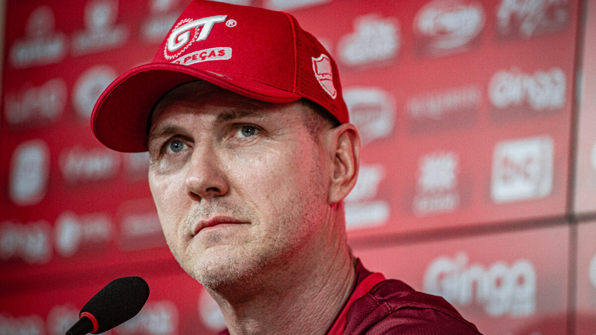 Paulo Turra estreia com vitória no comando da equipe Colorada