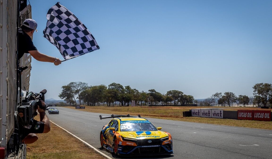 Cesar Ramos vence a corrida principal em Curvelo