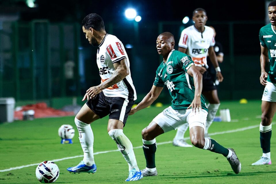 Jogo entre Goiás e Athletic-MG na Serrinha