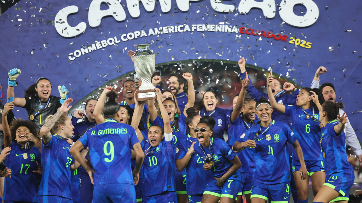 Marta e Amanda Gutierres estão na lista das indicadas à Bola de Ouro 2025