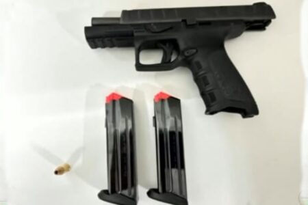 Policial civil é preso por balear dois irmãos após discussão por som alto em Aparecida de Goiânia