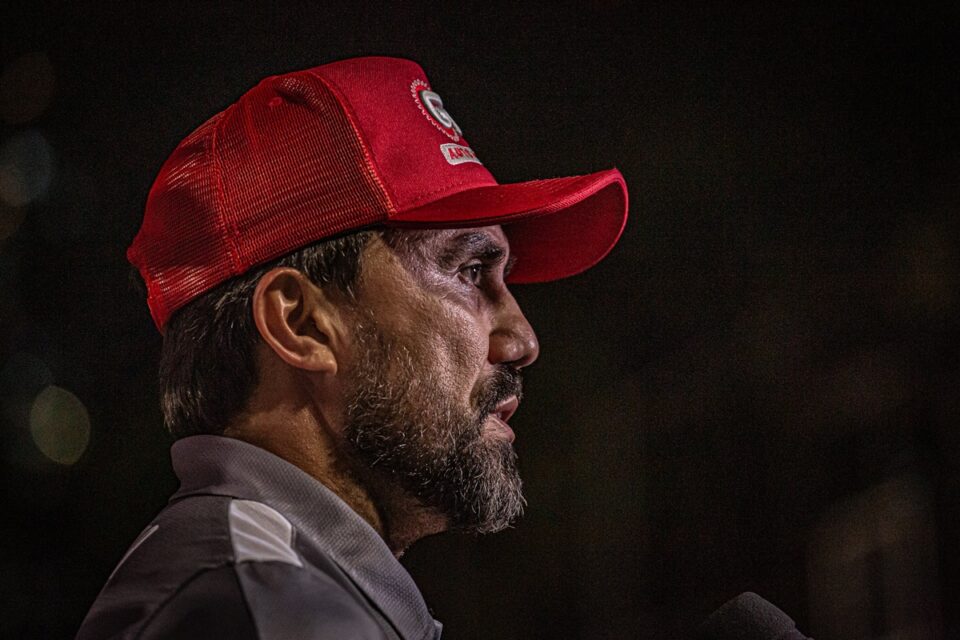 Luizinho Lopes durante jogo pelo Vila Nova